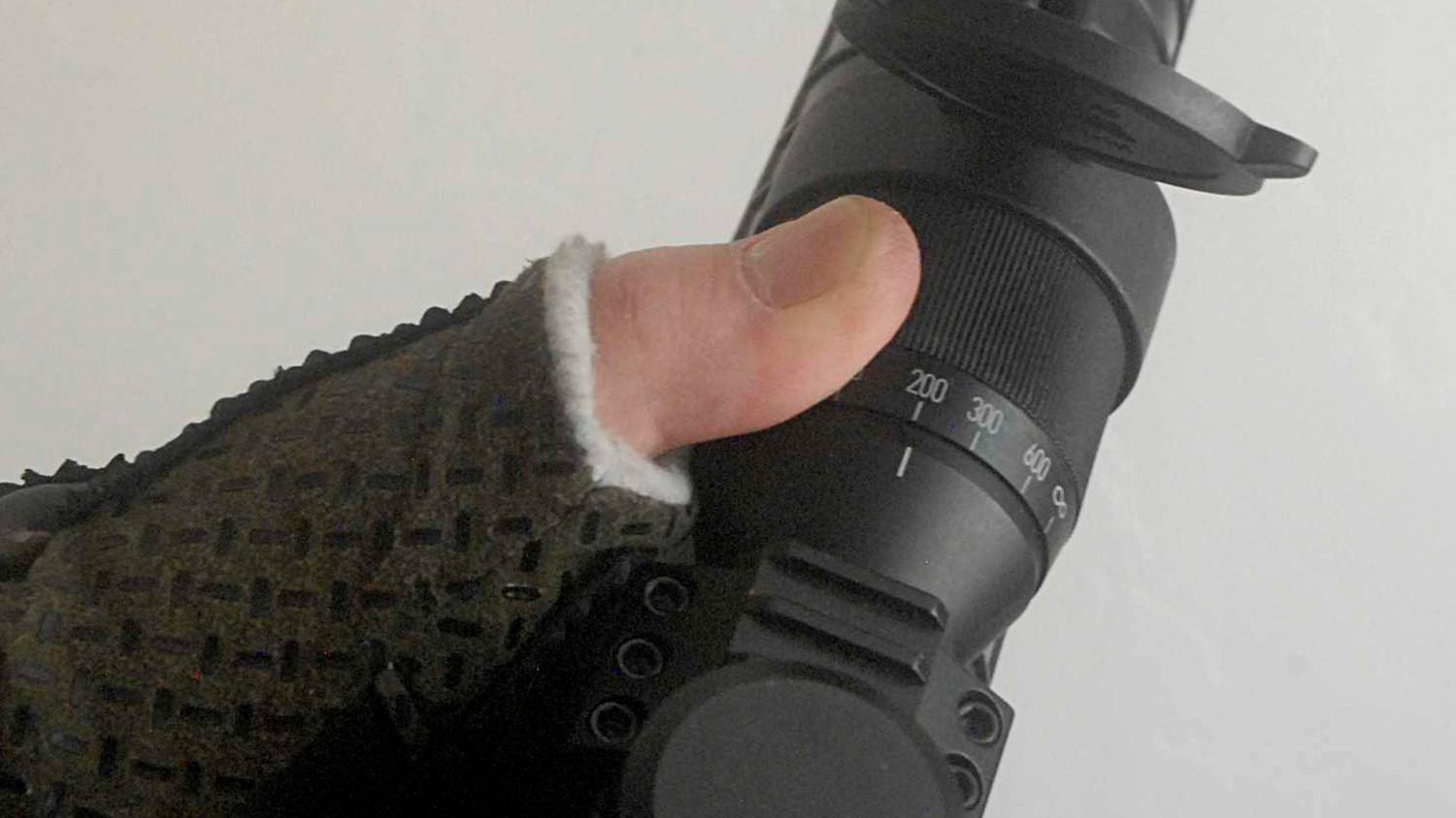 Hi-Lux XTC 1-4x34 mm scope parallax adjustment